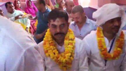 सहार: अंधारी में विधान पार्षद जीवन कुमार ने निशुल्क डिजिटल लाइब्रेरी का उद्घाटन किया, कहा- गरीबों के लिए शिक्षा ही पूंजी है