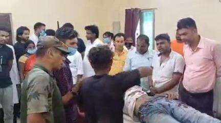 गोपालगंज: कालोपट्टी रोड पर कोचिंग से लौट रहे इंटर के छात्र की गोली मारकर हत्या, पुलिस ने शव को पोस्टमार्टम के लिए भेजा