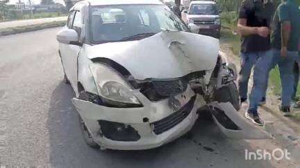 गदरपुर: NH-74 पर हुए सड़क हादसे में एक कार पेड़ से टकराई, कार सवार गदरपुर भैंसिया निवासी चालक बाल-बाल बचा