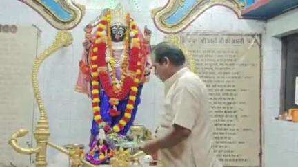 बांधवगढ़: यातायात थाना के पास स्थित मां काली माता मंदिर में हुई भव्य महा आरती