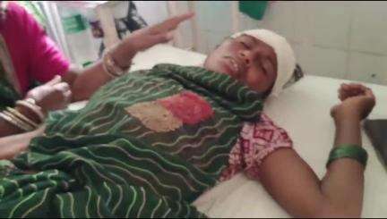 बांसवाड़ा: मटकोला गांव में बच्चों के विवाद पर एक बच्चे के पिता ने दूसरे बच्चे की मां के साथ की मारपीट, एमजीएच में उपचार जारी