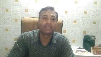 खबर औरैया से फूलमती मंदिर के पास गलियों में हुए  गड्डे रहागीरो  को होती है परेशानी जिम्मेदार नहीं दे रही ध्यान