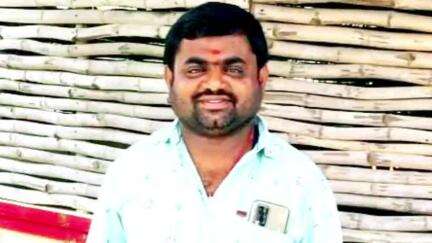 పలమనేరు: బైరెడ్డిపల్లి: రోడ్డు ప్రమాదంలో చికిత్స పొందుతూ విద్యుత్ షిఫ్ట్ ఆపరేటర్ మృతి, నివాళులర్పించిన వైసీపీ రాష్ట్ర కార్యదర్శి