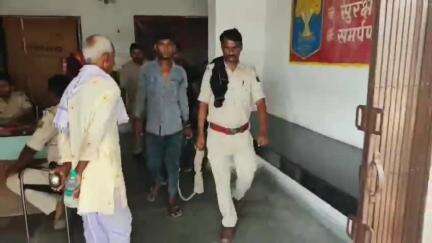 गायघाट: मिश्रौली गांव में ढाई वर्ष पूर्व मारपीट व जातिसूचक गाली देने वाला आरोपी गिरफ्तार, जेल भेजा गया