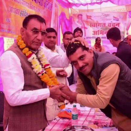 सुठालिया: सुठालिया क्षेत्र के गिन्दौर हाट से बलवंत सोंधिया को मंडल अध्यक्ष की कमान मिली, राज्य मंत्री नारायण सिंह पवार ने दी बधाई
