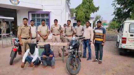 गढ़ाकोटा: बलेह छिरारी रोड पर हुई लूट का पुलिस ने किया खुलासा, दो आरोपी गिरफ्तार, एक फरार