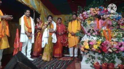 पथरगामा: पथरगामा के चिलकारा बंगाली टोला गांव में श्रीमद् भागवत कथा के आयोजन में जिप सदस्य पश्चिमी का भव्य स्वागत
