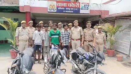 कानपुर: चकेरी थाने की पुलिस ने चोरी की तीन मोटरसाइकिल के साथ चार आरोपियों को किया गिरफ्तार