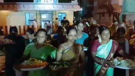 நாகப்பட்டினம்: வெளிப்பாளையம்  அருள்மிகு முத்துமாரியம்மன் ஆலயத்தில் பூச்செரிதல் விழா வெகு சிறப்பாக நடைபெற்றது