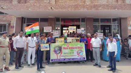 कासगंज: गंजडुंडवारा कोतवाली क्षेत्र में महिला के साथ पति और ननद ने की मारपीट, एफआईआर दर्ज