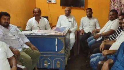 निरसा/चिरकुंडा: निरसा हाइवा परिवहन स्वावलंबी सहकारी समिति ने जामताड़ा रोड स्थित कार्यालय में की बैठक