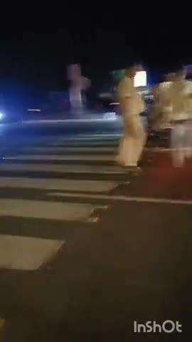 जानसठ: जानसठ कस्बे के खतौली तिराहा मार्ग पर नशे की हालत में होमगार्ड सड़क के बीचो-बीच, वीडियो सोशल मीडिया पर वायरल