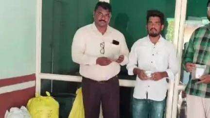 దర్శి: మట్టి నమూనా పరీక్షల ఫలితాలను వివరించిన తళ్ళూరు ఏవో ప్రసాదరావు
