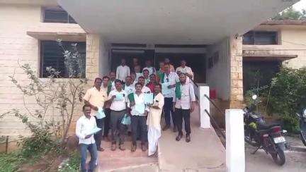 ಶೋರಾಪುರ: ಉತ್ತಮ ಫಸಲಿಗಾಗಿ ಸಂಯುಕ್ತ ರಸಗೊಬ್ಬರ ಬಳಸಿ:
ನಗರದಲ್ಲಿ ಸಹಾಯಕ ಕೃಷಿ ನಿರ್ದೇಶಕ ರಾಮನಗೌಡ ಪಾಟೀಲ್