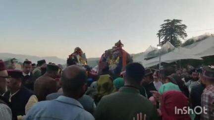 कोटखाई: डोम देवता महाराज शरमला और नाग देवता बकराला देव यज्ञ खीण रतनाडी पहुंचे, क्षेत्र के लोगों ने किया स्वागत