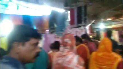 চাকদা: বৃষ্টি বিভ্রাটে  চাকদা সিংহের হাটে ভিড় থাকলেও জমলনা জামাই ষষ্ঠীর বাজার, হতাশ হাটের ব্যবসায়ীরা