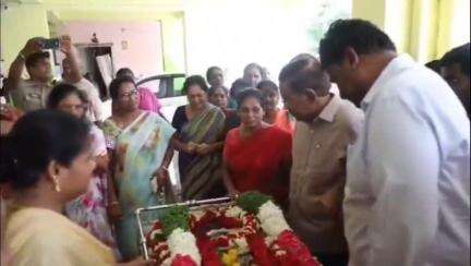 నెల్లూరు లో టిడిపి నాయకుడి మృతికి నివాళులర్పించిన మంత్రి నారాయణ