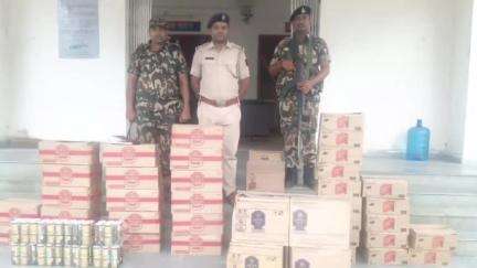 कोचाधामन: मस्तान चौक में वाहन चेकिंग के दौरान पुलिस ने 458.490 लीटर विदेशी शराब जब्त की, तस्कर फरार
