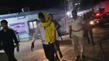 जहानाबाद: मलहचक मोड़ पर मोटरसाइकिल चोरी कर भाग रहे चोर को लोगों ने पकड़ा और धुना, पुलिस के हवाले किया