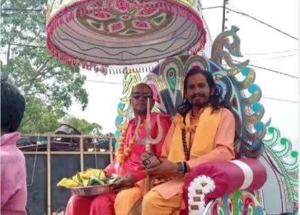 मुंगावली: रामनगर में केंद्रीय विद्यालय के पास श्री राम महायज्ञ एवं श्री राम कथा का आयोजन शुरू, भक्त कर रहे हैं कथा श्रवण