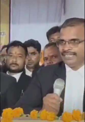नवाबगंज: बार एसोसिएशन सभागार में नवनिर्वाचित पदाधिकारियों ने ली शपथ, न्यायमूर्ति सुरेश कुमार गुप्ता सहित कई अतिथि रहे उपस्थित