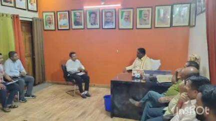 बलरामपुर: सदर विधायक पलटू राम ने कैंप कार्यालय पर अधीक्षण एवं अधिशाषी अभियंता के साथ विद्युत समस्या पर की बैठक