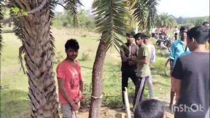 चंदनकियारी: सहारजोरी एवं खेखरीडीह गांव में ग्रामीणों ने खस्सी चोरी के आरोप में युवक को पीटकर पुलिस को सौंपा
