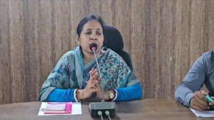बेरमो: प्रखंड सभागार में बेरमो बहु-ग्रामीण जलापूर्ति योजना को लेकर BDO, प्रखंड प्रमुख और मुखियाओं ने बैठक की