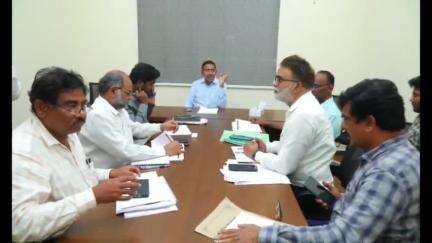 తనపై నమ్మకంతోనే గెలిపించారు...నెల్లూరు నగర పాలక అధికారులతో మంత్రి నారాయణ సమీక్ష