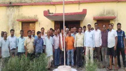गोमिया: गोमिया में रेल ओवरब्रिज निर्माण के मुआवज़े में देरी, विस्थापित संघर्ष समिति ने बैठक कर जताया विरोध