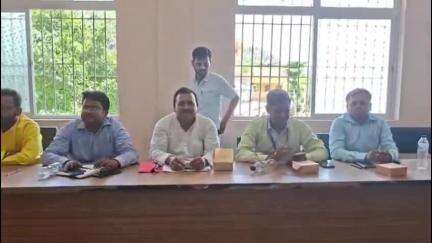 धरहरा: धरहरा प्रखंड कार्यालय के सभागार में बीस सूत्री बैठक में भ्रष्टाचार का मुद्दा गरमाया