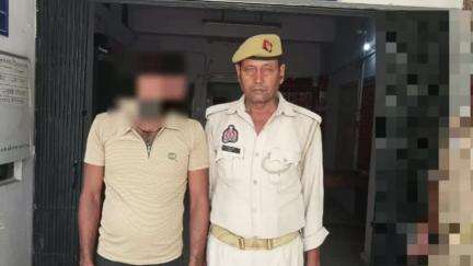 टांडा: थाना खजुरिया क्षेत्र से पुलिस ने नाबालिग लड़की के साथ दुष्कर्म के मामले में एक वारण्टी आरोपी को गिरफ्तार किया