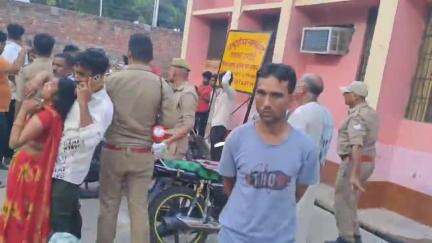 शाहबाद: आलम नगर मार्ग पर फत्तेपुर गाजी के निकट तेज रफ्तार कार अनियंत्रित होकर खाई में पलटी, 5 की मौत, आधा दर्जन घायल