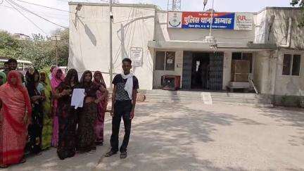 ग्राम रूदं का पुरा भड़ौली पंचायत के वार्ड नंबर 6 में आम रास्ते पर जल भराव के कारण हुआ बिबाद अंबाह थाने में दिया आवेदन#