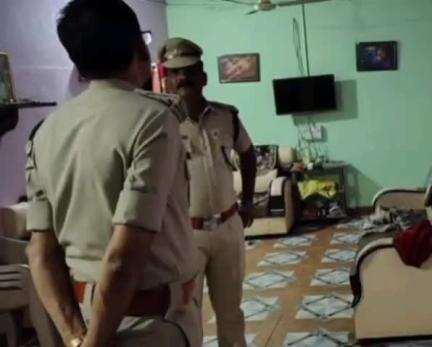 ಲಿಂಗಸೂರು: ಲಿಂಗಸುಗೂರು: ಹಟ್ಟಿಯಲ್ಲಿ ಕೊಲೆ ನಡೆದಿದ್ದ ಸ್ಥಳಕ್ಕೆ ಎಸ್ಪಿ ಎಂ.ಪುಟ್ಟಮಾದಯ್ಯ ಭೇಟಿ
