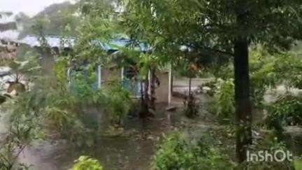 കോഴഞ്ചേരി: ആറൻമുള എഴിക്കാട് നഗറിൽ നിരവധി വീടുകളിൽ വെള്ളം കയറി ,താമസക്കാരെ ക്യാമ്പുകളിലേക്ക് മാറ്റി #localissue