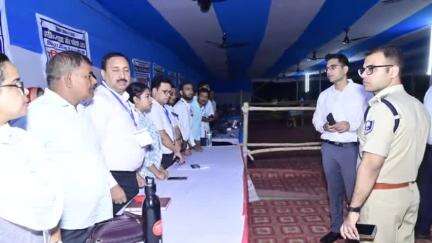 मोतिहारी: पुलिस केंद्र में होमगार्ड की बहाली के लिए शारीरिक जांच परीक्षा के पहले दिन सभी कार्यों का पर्यवेक्षण हो रहा है