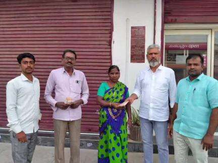 కుప్పం: కుప్పం పట్టణంలో ఉదయం 6 గంటలకే ప్రారంభమైన పింఛన్ల పంపిణీ కార్యక్రమం.