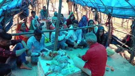 ग्राम पंचायत बीरमपुरा के ग्राम सोनमऊ खुर्द में हनुमंत लाल जी की बरसती है दया दृष्टि किसी भी प्रकार की समस्या का समाधान मात्र मत्था टेकने से मिलता है निदान 
पंचायत के पंचनामा कवरेज के दौरान मै भी पहुंचा जो देखा आप भी सुने