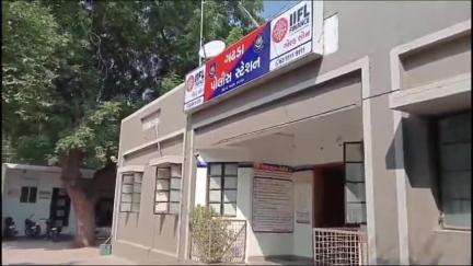 ગઢડા: તાલુકાના રાયપર ગામની સીમમાં જુગાર રમતા 5 ઈસમો ઝડપાયા