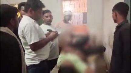 सिकंदरपुर: नगरा मोड़ के समीप 2 बाइकों की टक्कर में 3 लोग गंभीर रूप से हुए घायल