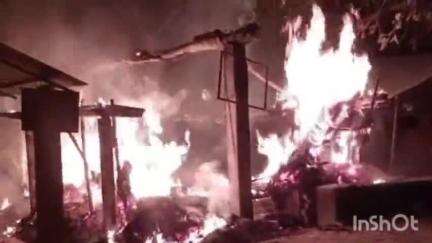 रामनगर: रामनगर तहसील परिसर में वकील के चैंबर में लगी आग, सामान जलकर हुआ राख