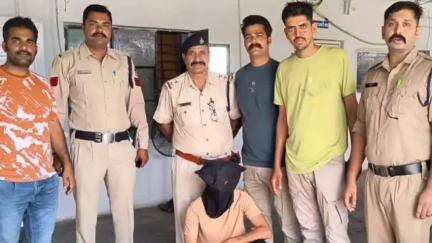 दलौदा: फतेहगढ़ हाईवे पर दलोदा पुलिस ने 1 तस्कर को 1 किलो 800 ग्राम अफीम के साथ पकड़ा, 2 पर मामला दर्ज