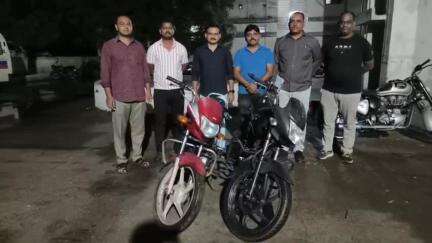 जालना: जालन्यात मेरखेडा येथे चोरीच्या मोटार सायकल बाळगणारा एक जण जेरबंद...
जालना स्थानिक गुन्हे शाखेची कारवाई...