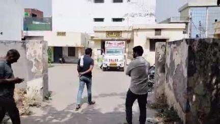 बुलंदशहर: सिकंदराबाद के जोखाबाद इंडस्ट्रियल एरिया में गोपालपुर पर ट्रैक्टर-ट्राली से भिड़ी इको कार, तीन की हुई मौत