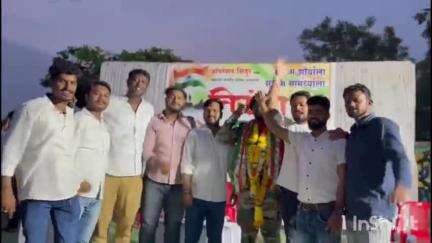 चंद्रपूर: भद्रावती शहरात तिरंगा यात्रा देशभक्ती वातावरणात संपन्न, थोर पुरुषांच्या पुतळ्यांना माल्यार्पण, आजी-माजी सैनिकांचा सत्कार
