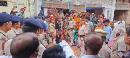 बीघापुर: गोसाइखेड़ा में बेटे के मौत की खबर सुनकर पिता की भी हुई मौत, पिता-पुत्र का बक्सर घाट पर हुआ अंतिम संस्कार