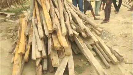 डलमऊ: भून्नू का पुरवा में शटरिंग लगाते समय छज्जा गिरने से नाबालिग की मौत, शव को पोस्टमार्टम के लिए भेजा
