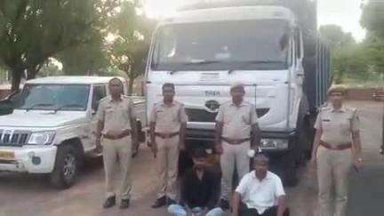 भोपालगढ़: बिलाड़ा पुलिस ने ऑपरेशन 'अखरोट' के तहत अवैध खनन करते दो आरोपियों को गिरफ़्तार किया, चार वाहन ज़ब्त
