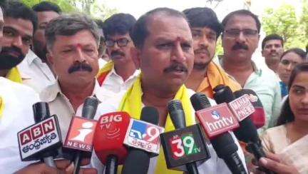 గాలి జనార్ధన్ రెడ్డి తరహాలో లిక్కర్ స్కాంలో కూడా నిందితులకు శిక్ష తప్పదు అర్బన్ ఎమ్మెల్యే దగ్గుబాటి ప్రసాద్